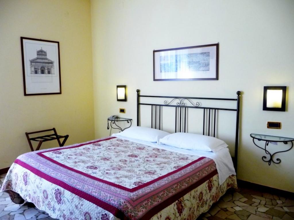 Hotel Ariston Пиза Стая снимка