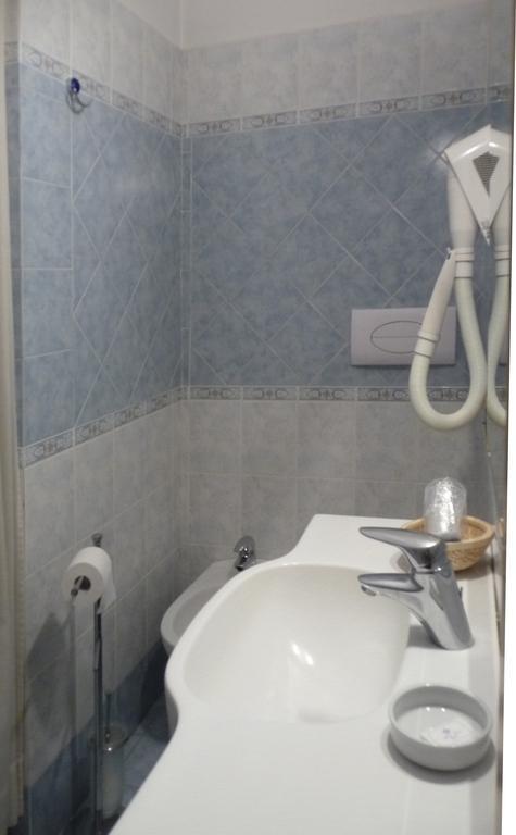 Hotel Ariston Пиза Стая снимка