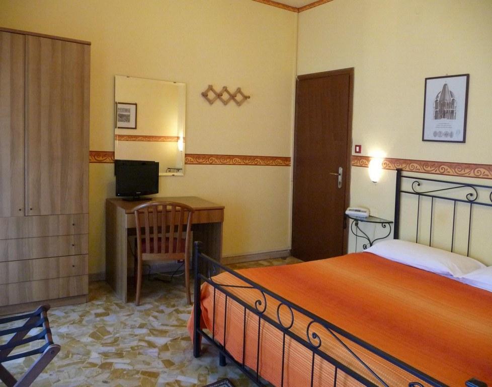 Hotel Ariston Пиза Стая снимка
