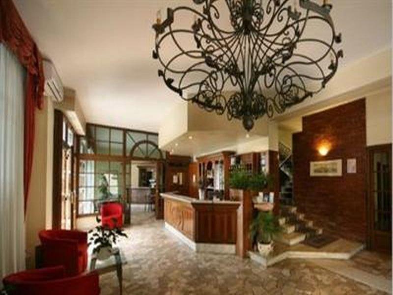 Hotel Ariston Пиза Интериор снимка