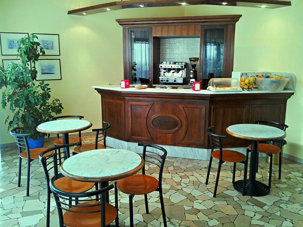 Hotel Ariston Пиза Екстериор снимка
